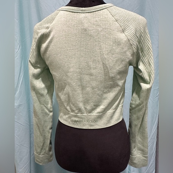 EUC Ryderwear seamless crop top - Picture 2 of 3